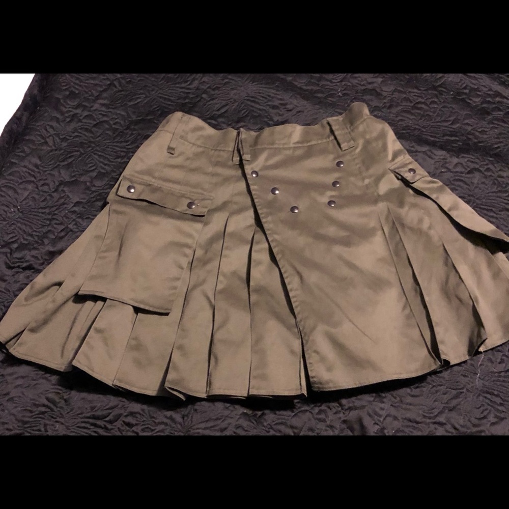 Utility kilt olive green for industrial/steampunk